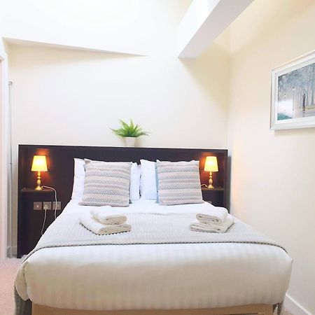The Penthouse At Regent House Light And Airy Top Floor With Lift Access 1 Bedroom En-Suite Luxury Apartment Ultra Central Location Harrogate Bagian luar foto